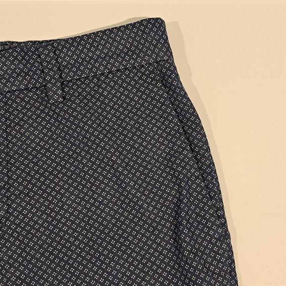 Banana Republic Men's 30"x9" Aiden Short - Picture 8 of 14